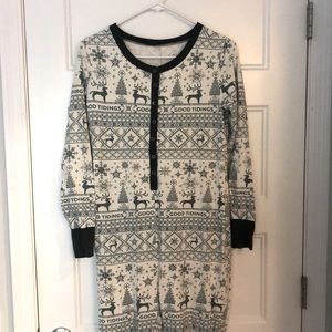 Hearth & Hand Magnolia One Pice Women’s Pajamas Good Tidings Holiday Christmas